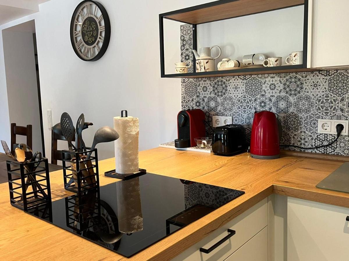 Moderne, Ruhige Ferienwohnung , Ideal Zum Abschalten Hadamar Esterno foto