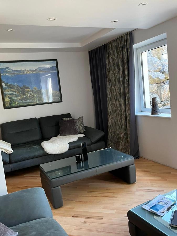 Moderne, Ruhige Ferienwohnung , Ideal Zum Abschalten Hadamar Esterno foto