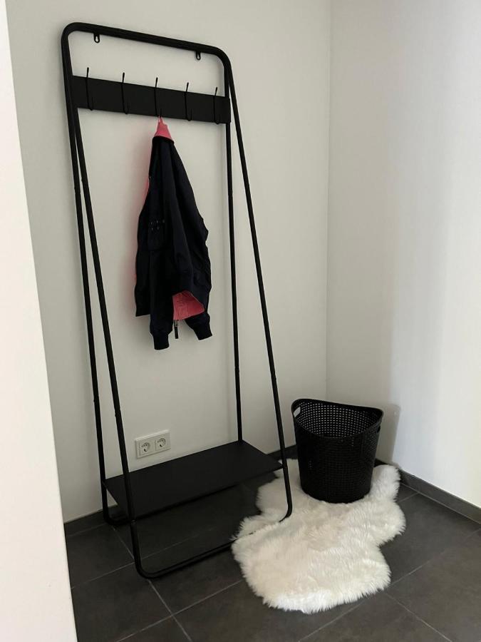 Moderne, Ruhige Ferienwohnung , Ideal Zum Abschalten Hadamar Esterno foto