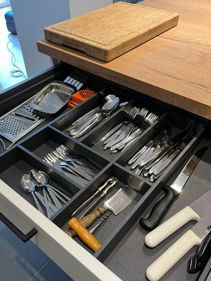 Moderne, Ruhige Ferienwohnung , Ideal Zum Abschalten Hadamar Esterno foto