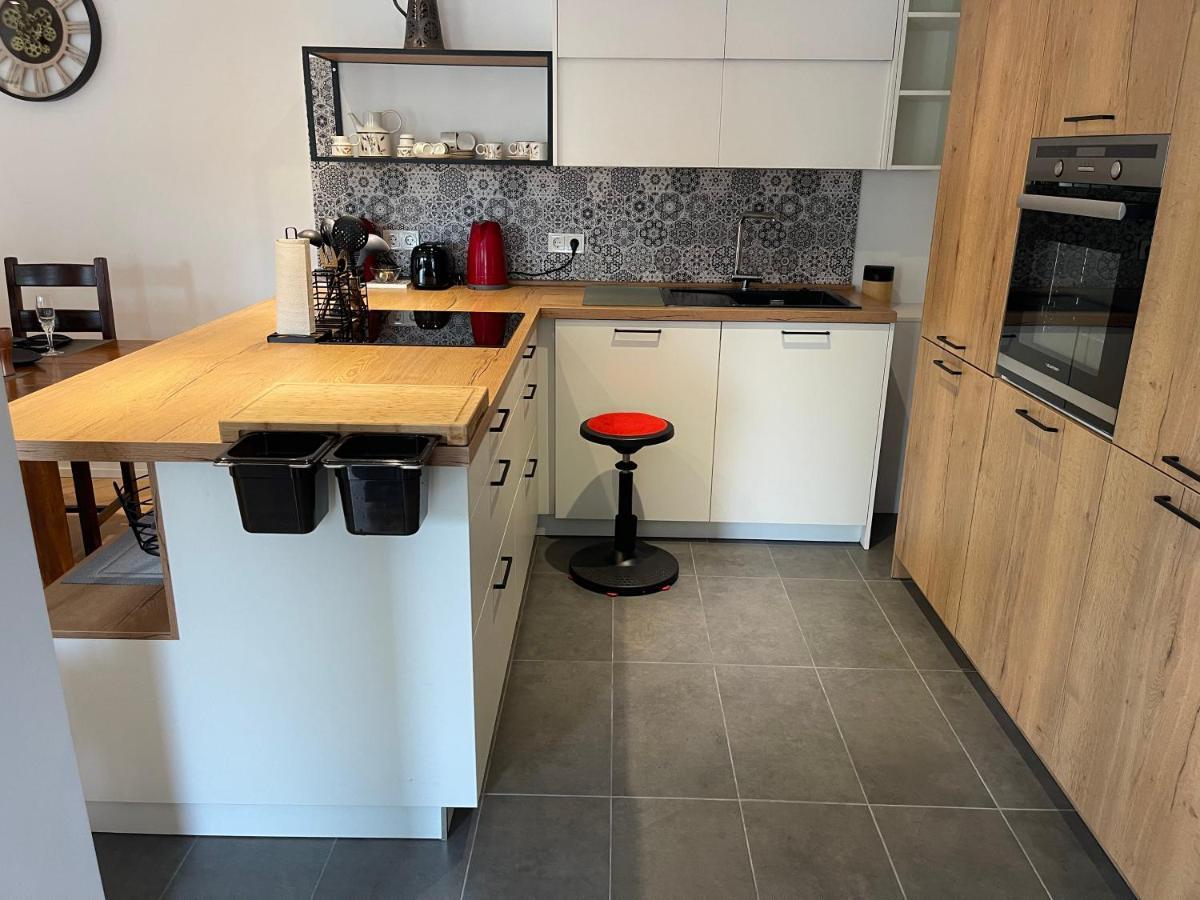Moderne, Ruhige Ferienwohnung , Ideal Zum Abschalten Hadamar Esterno foto