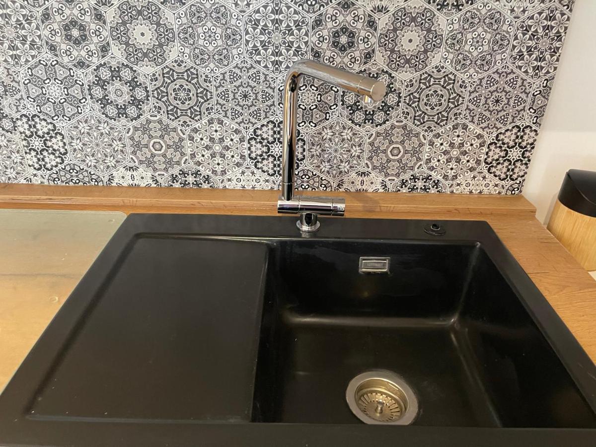 Moderne, Ruhige Ferienwohnung , Ideal Zum Abschalten Hadamar Esterno foto