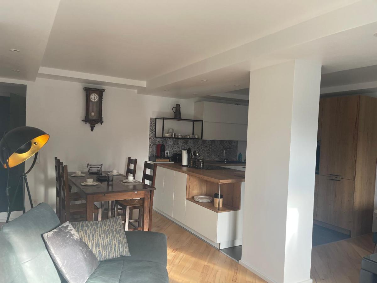 Moderne, Ruhige Ferienwohnung , Ideal Zum Abschalten Hadamar Esterno foto