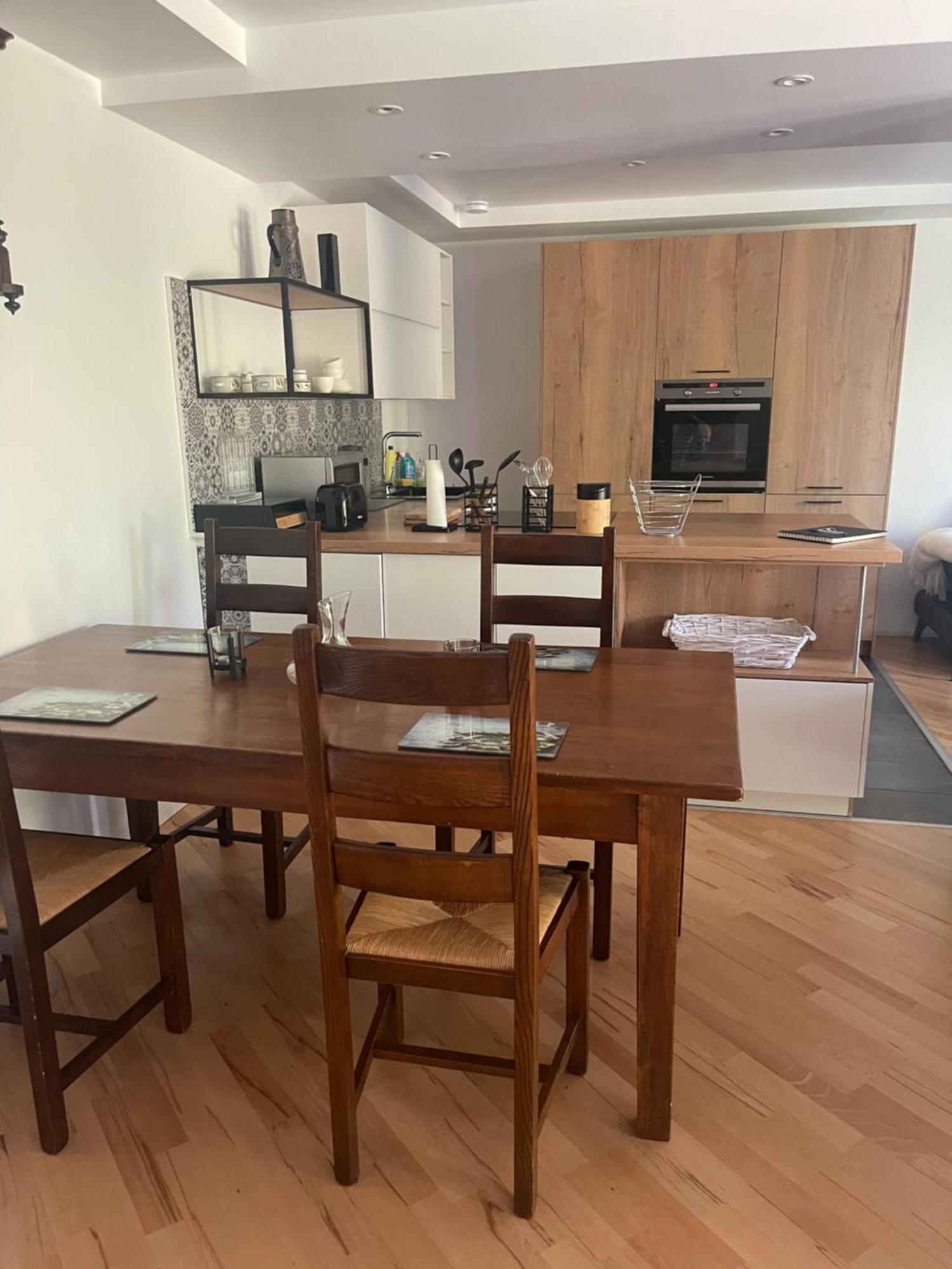 Moderne, Ruhige Ferienwohnung , Ideal Zum Abschalten Hadamar Esterno foto