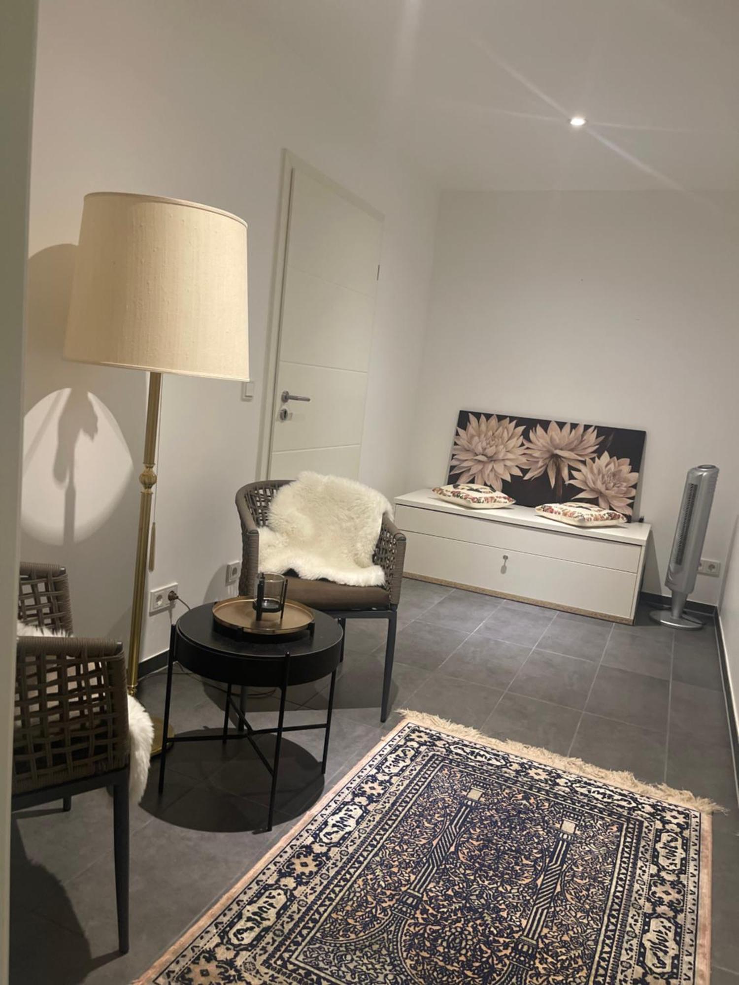 Moderne, Ruhige Ferienwohnung , Ideal Zum Abschalten Hadamar Esterno foto