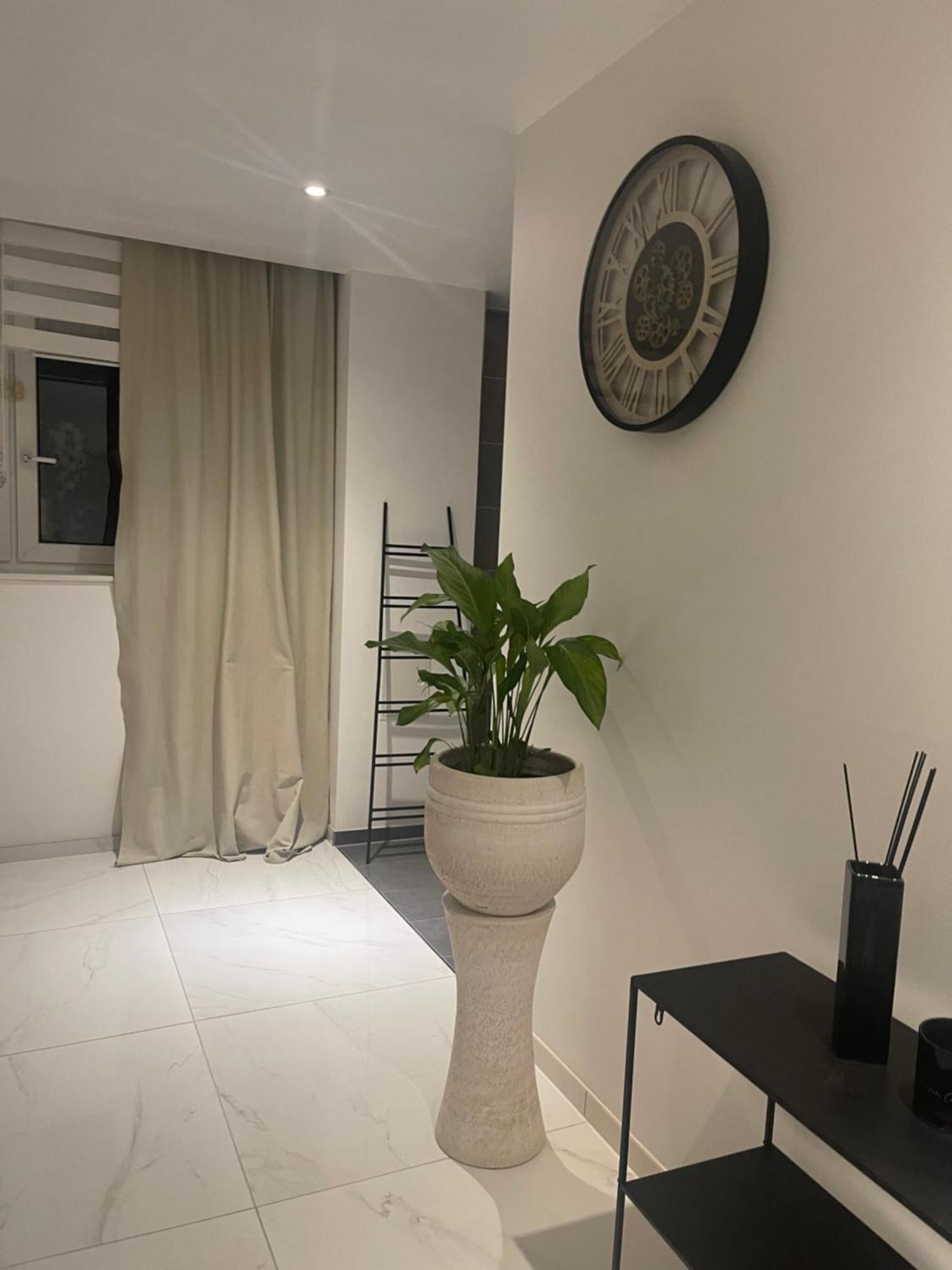 Moderne, Ruhige Ferienwohnung , Ideal Zum Abschalten Hadamar Esterno foto